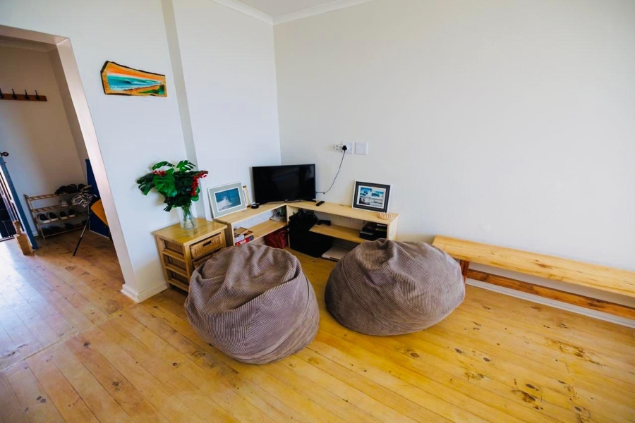 5 Bedroom Property for Sale in Wavecrest Eastern Cape